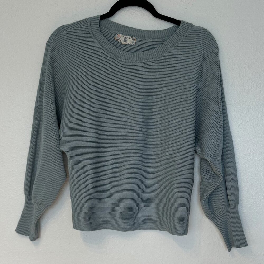 Pink Rose Women's Balloon Sleeve Textured Crewneck Sweater, Size Medium